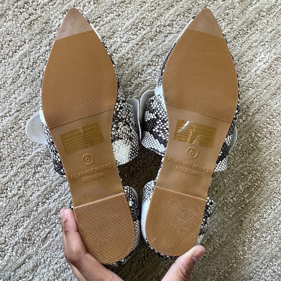 Snakeskin flats - Picture 5 of 5